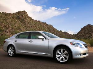 Lexus LS600h L 2009 года (AU)